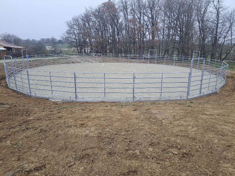 Création d'une carrière à chevaux à Cambernard