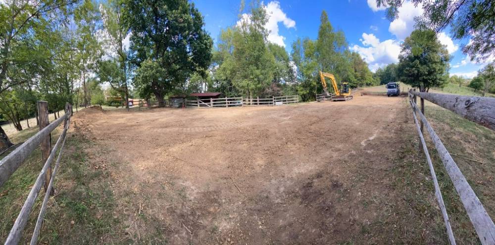 terrassement-dans-un-centre-equestre-a-gouzens