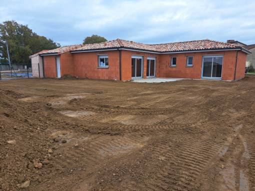 remise-en-place-des-terres-en-fin-de-chantier-a-saint-lys